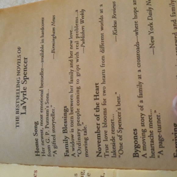 Vintage 1994 November of the Heart paperback book by Lavyrle Spencer - Picture 4 of 5